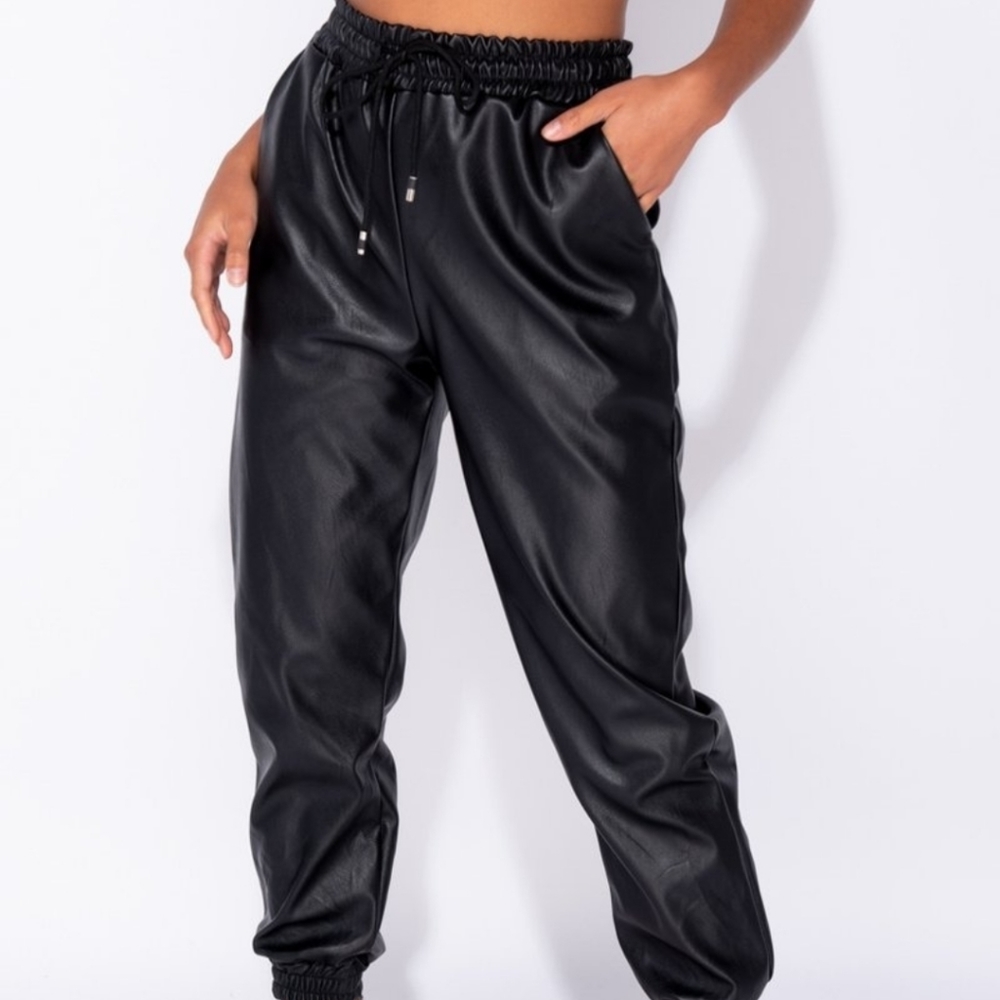 Jogging Trousers - Picture 14 of 16